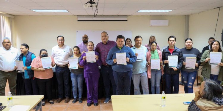 REALIZA MEJOREDU ANÁLISIS SOBRE ADICCIONES EN JÓVENES DE BCS