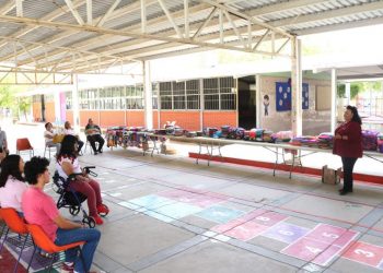 ENTREGAN MÁS DE 3 MIL CUADROS DE GRAFITI TEJIDO EN EL CAM “LUZ DAVIS DE MENDOZA”  