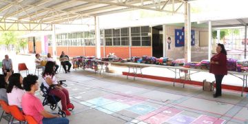ENTREGAN MÁS DE 3 MIL CUADROS DE GRAFITI TEJIDO EN EL CAM “LUZ DAVIS DE MENDOZA”  