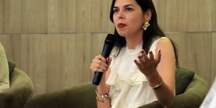 CATEDRÁTICA DE LA UABCS TIENE UNA DESTACADA PARTICIPACIÓN EN CONSERVATORIO SOBRE EL ACCESO DE LAS MUJERES AL AGUA