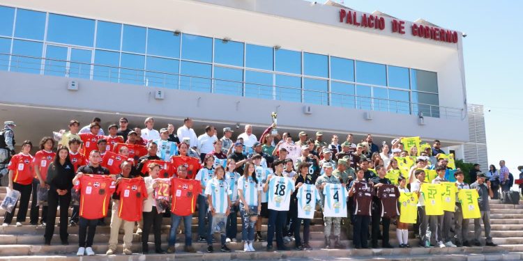 ENTREGA GOBERNADOR VMCC, UNIFORMES A PARTICIPANTES DE LA SEGUNDA COPA PAZÍFICA DE FÚTBOL