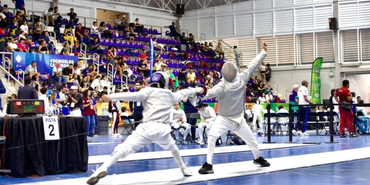 SELECCIÓN DE ESGRIMA DE BCS PARTICIPA EN NACIONALES CONADE 2024 EN GUADALAJARA