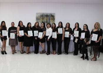 CONCLUYEN USUARIAS DEL CJM CURSO DE TRAZOS DE CEJAS Y APLICACIÓN DE PESTAÑAS