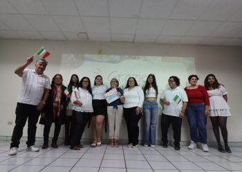 ESTUDIANTES DE IDIOMAS EN LA UABCS REALIZAN EXPOSICIÓN DE CULTURA ITALIANA