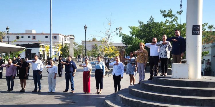 RECONOCEN A COLABORADORAS DE CABILDO DE LOS CABOS POR AÑOS DE SERVICIO