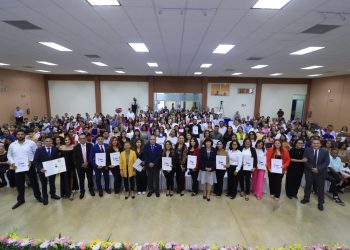 UABCS CELEBRA LA ENTREGA DE 283 DOCUMENTOS ACADÉMICOS EN TRES CEREMONIAS OFICIALES