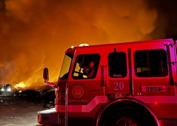 PROTECCIÓN CIVIL MUNICIPAL Y BOMBEROS TRABAJARON COORDINADAMENTE PARA CONTROLAR EL INCENDIO EN EL RELLENO SANITARIO DE PALO ESCOPETA EN SJC