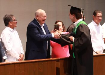 ASISTE VMCC A GRADUACIÓN DEL COBACH 11