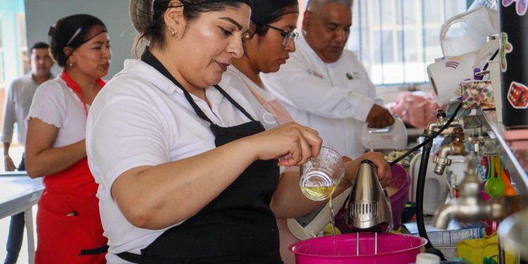 OFRECEN REHABILITACIÓN A TRAVÉS DE LA HIDROTERAPIA A BENEFICIARIOS CON DISCAPACIDAD DE CASA DE DÍA