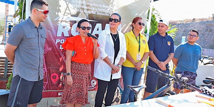 ELABORAN 90 MANTAS DE “GRAFITI TEJIDO” PARA INTERNAS DEL CENTRO DE REINSERCIÓN SOCIAL DE LA PAZ