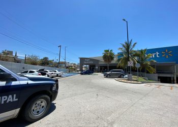 POLICÍA PREVENTIVA REALIZA PATRULLAJE REGULAR EN ÁREAS COMERCIALES, PLAZAS Y ZONAS DE ALTA AFLUENCIA DE PERSONAS EN LOS CABOS