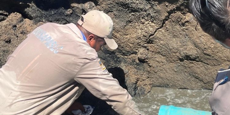 OOMSAPAS LOS CABOS SUSTITUYÓ 50 METROS DE TUBERÍA DE ALCANTARILLADO SANITARIO EN LA COLONIA INFONAVIT BRISAS DEL PACÍFICO