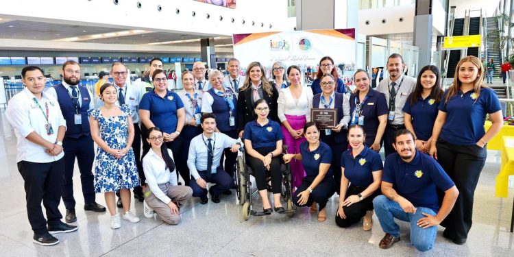 IMDIS ORGANIZÓ UN TALLER DE SENSIBILIZACIÓN SOBRE DISCAPACIDAD DIRIGIDO AL PERSONAL DE LA AEROLÍNEA AMERICAN AIRLINES