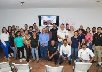 H. CUERPO DE BOMBEROS DE CABO SAN LUCAS LLEVÓ A CABO UNA SERIE DE CONFERENCIAS SOBRE LA PREVENCIÓN EN LA TEMPORADA DE HURACANES 2024