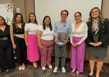 IMPARTIÓ UNA PLÁTICA IMDIS EN COLABORACIÓN CON LA ASOCIACIÓN CIVIL ILUMINEMOS POR EL AUTISMO   DENOMINADA “ROMPIENDO PARADIGMAS SOBRE LA INCLUSIÓN”