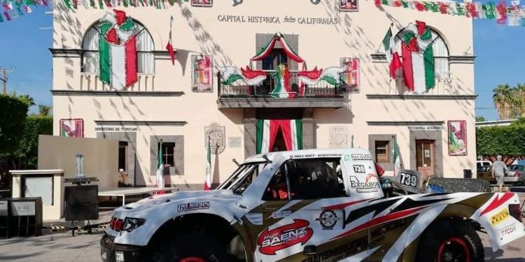 TRAS LAS HUELLAS Por Monserrath Villalejo Baeza