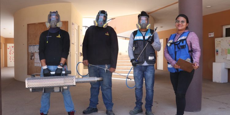 REALIZAN ACTIVIDADES DE FUMIGACIÓN Y TERMONEBULIZACIÓN EN LA UABCS