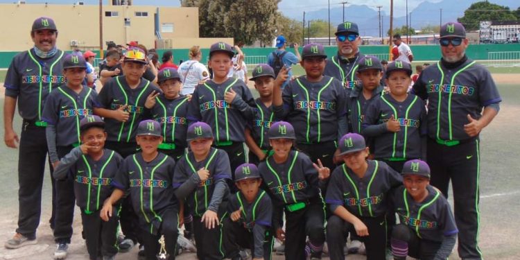 TRAS LAS HUELLAS Por Monserrath Villalejo Baeza