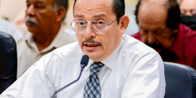 EN EL CONGRESO DEL ESTADO SE ANALIZA LA PROPUESTA DEL REGIDOR PACEÑO ABIMAEL IBARRA ABUNDEZ PARA APROBAR UNA LICENCIA QUE APOYE A LOS PRODUCTORES ARTESANALES DE CERVEZA Y LICOR REGIONAL