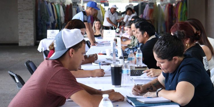 RECONOCE GOBERNADOR SOLIDARIDAD DE ORGANIZACIONES SINDICALES