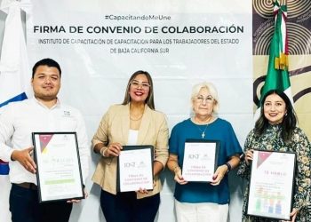 FIRMAN CONVENIO DE CAPACITACIÓN BCS Y BC