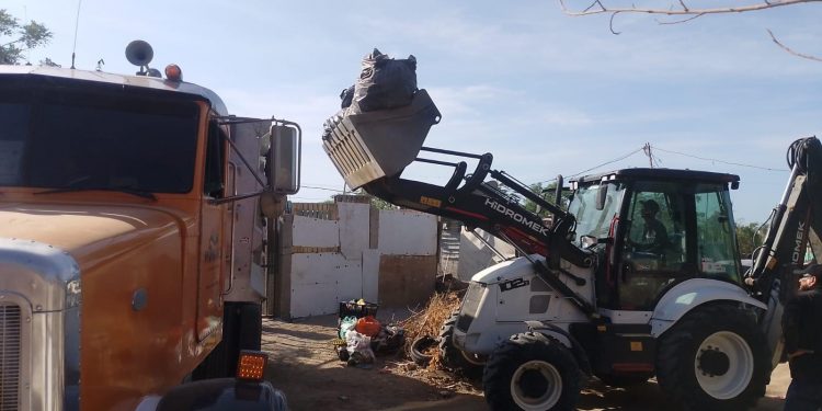 INICIAN AUTORIDADES MUNICIPALES PLAN EMERGENTE DE LIMPIEZA Y RECOLECCIÓN DE BASURA EN CSL