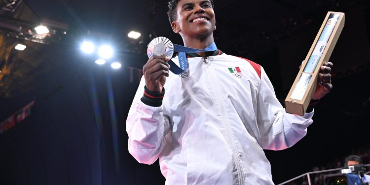 PRISCA AWITI, UNA CIUDADANA GLOBAL QUE DEJÓ HUELLA EN PARÍS 2024