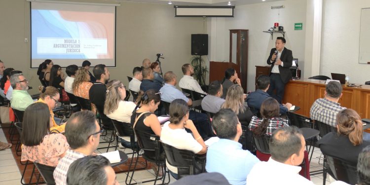 ATIENDE GOBIERNO DE BCS A MANIFESTANTES INCONFORMES SOBRE LEY A FAVOR DEL CAMBIO DE GÉNERO Y NOMBRE