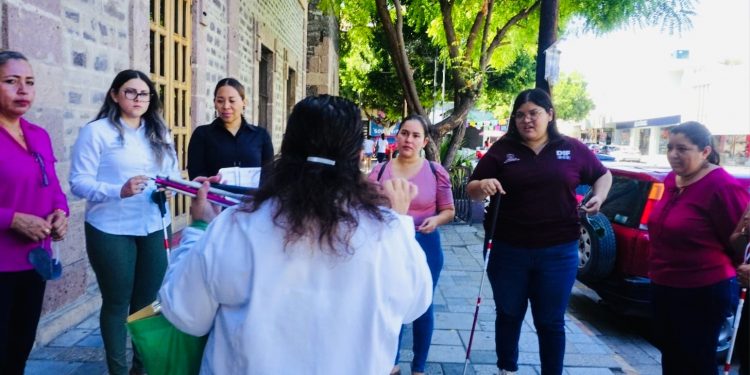 IMPARTEN CURSO PARA SENSIBILIZAR LA ATENCIÓN A LA NIÑEZ Y JUVENTUDES CON DISCAPACIDAD