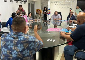 ATIENDE GOBIERNO DE BCS A MANIFESTANTES INCONFORMES SOBRE LEY A FAVOR DEL CAMBIO DE GÉNERO Y NOMBRE