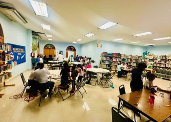 TRAS LAS HUELLAS Por Monserrath Villalejo Baeza