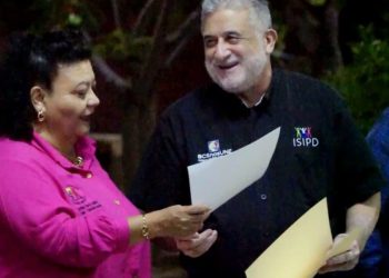 RECONOCE ISIPD LABOR INCLUSIVA DE LA MAESTRA CRISTINA GARCÍA VALDIVIA