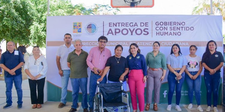 GOBIERNO DE LOS CABOS ENTREGO APOYOS SOCIALES PARA EL BIENESTAR DE LAS FAMILIAS EN LA NUEVA DELEGACIÓN DE CSL.