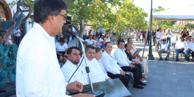 INSTRUYE ALCALDE OSCAR LEGGS CASTRO REFORZAR EL SERVICIO DE AGUA EN LAS ESCUELAS TRAS EL INICIO DEL PERIODO ESCOLAR.