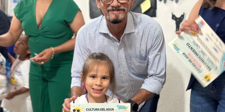 CLAUSURAN CURSO DE VERANO DE OOMSAPAS LOS CABOS CON VISITA A LA PLANTA DESALINIZADORA Y ENTREGA DE RECONOCIMIENTOS A NIÑAS Y NIÑOS.