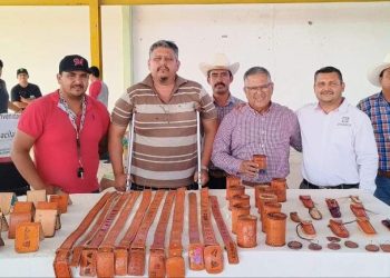 TRAS LAS HUELLAS Por Monserrath Villalejo Baeza