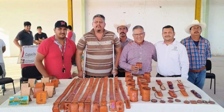 TRAS LAS HUELLAS Por Monserrath Villalejo Baeza