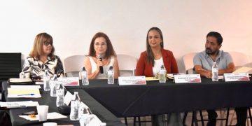 SUPERVISA GOBERNADOR DE BCS OBRAS   DE MEJORAMIENTO URBANO EN MULEGÉ