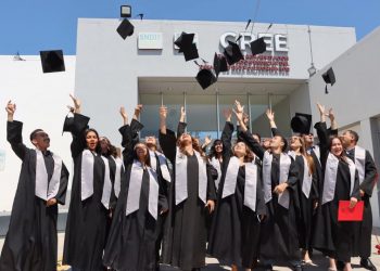 CELEBRA SEDIF GRADUACIÓN DE PROFESIONALES EN TERAPIA FÍSICA