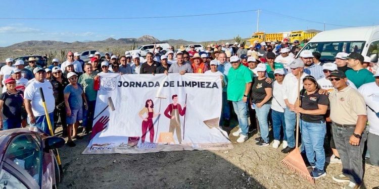 REALIZA GOBIERNO DE BCS Y SECTORES SOCIALES JORNADA DE LIMPIEZA EN LOS CABOS