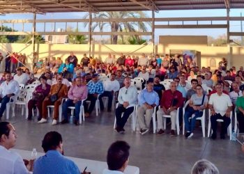 GOBERNADOR VMCC SE REÚNE CON PESCADORES RIBEREÑOS DE LAS BARRANCAS