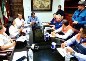 GOBIERNO DE LOS CABOS Y COEPRIS SOSTUVIERON REUNIÓN PARA ACORDAR LOS TRABAJOS DE CAPACITACIÓN A CONCESIONARIOS DE PIPAS