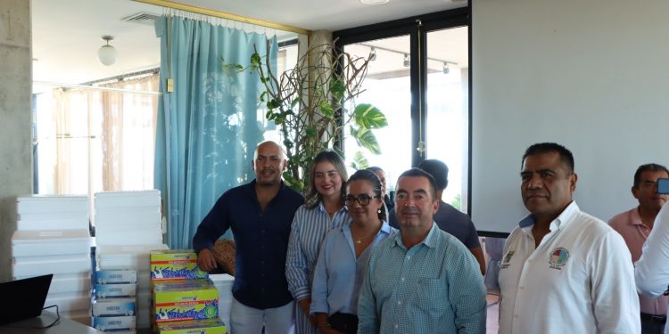 RECIBE ECOLOGÍA Y MEDIO AMBIENTE LA DONACIÓN DE MATERIAL PARA EL PROGRAMA DE PROTECCIÓN A LA TORTUGA MARINA EN LOS CABOS
