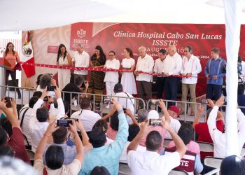 CELEBRA EL PRESIDENTE MUNICIPAL OSCAR LEGGS CASTRO LA VISITA DEL PRESIDENTE AMDRES MANUEL LÓPEZ OBRADOR PARA INAUGURAR LA NUEVA CLÍNICA DEL ISSSTE