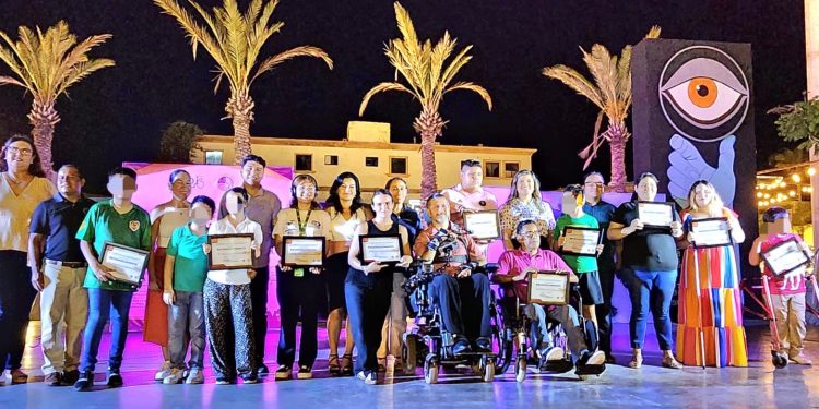 GOBIERNO DE LOS CABOS RECONOCE A “TALENTOS QUE INSPIRAN”