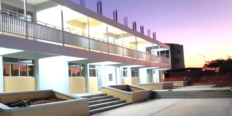 CONSTRUYE SEP TRES AULAS EN SECUNDARIA GENERAL 8, DE CABO SAN LUCAS