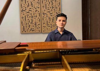 TRAS LAS HUELLAS Por Monserrath Villalejo Baeza