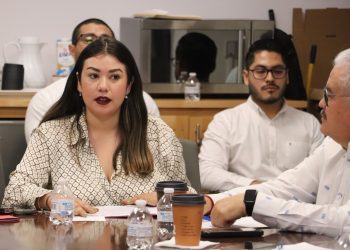 SUPERVISA GOBERNADOR DE BCS OBRAS   DE MEJORAMIENTO URBANO EN MULEGÉ