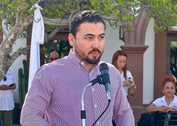 LA NOTIFICACIÓN A CONTRIBUYENTES MOROSOS ES PARTE DE LAS GESTIONES DE COBRANZA DEL AYUNTAMIENTO DE LOS CABOS: TESORERÍA GENERAL.