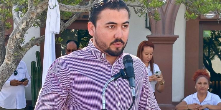 LA NOTIFICACIÓN A CONTRIBUYENTES MOROSOS ES PARTE DE LAS GESTIONES DE COBRANZA DEL AYUNTAMIENTO DE LOS CABOS: TESORERÍA GENERAL.